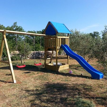 Holiday Home Hrast Debeljak Εξωτερικό φωτογραφία