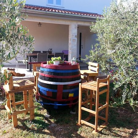 Holiday Home Hrast Debeljak Εξωτερικό φωτογραφία