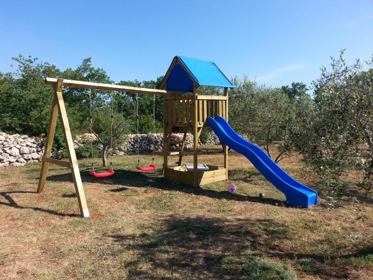 Holiday Home Hrast Debeljak Εξωτερικό φωτογραφία