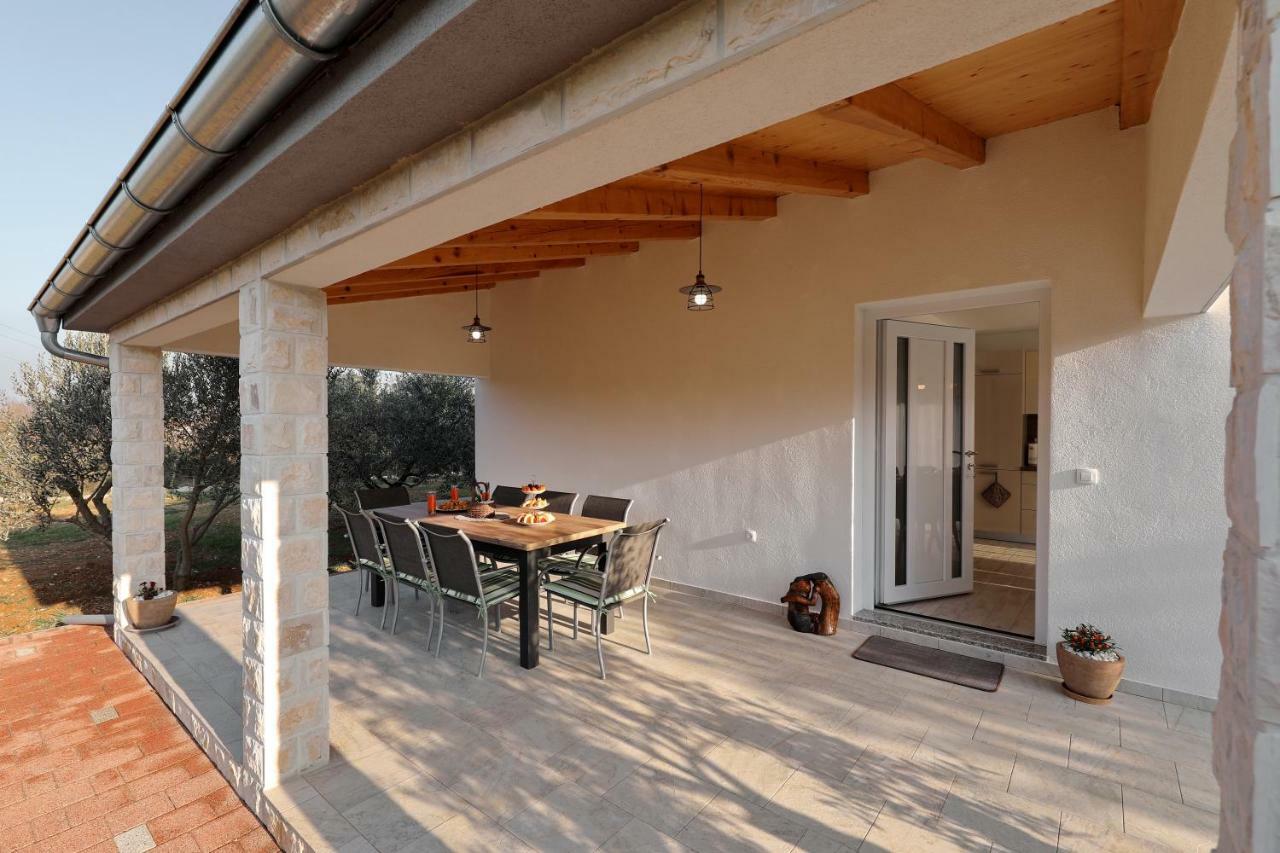 Holiday Home Hrast Debeljak Εξωτερικό φωτογραφία