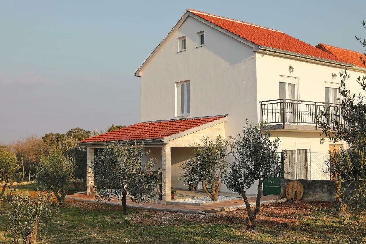 Holiday Home Hrast Debeljak Εξωτερικό φωτογραφία