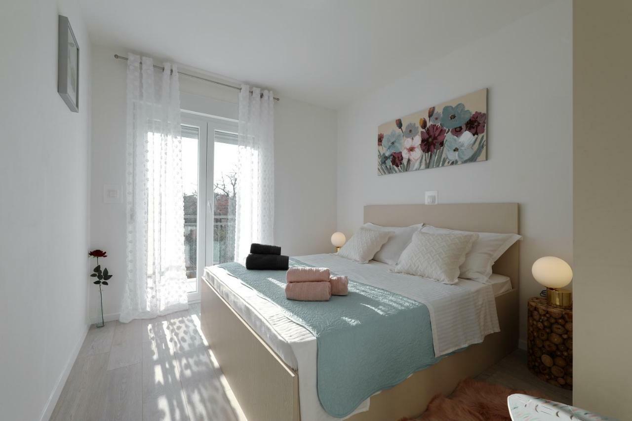 Holiday Home Hrast Debeljak Εξωτερικό φωτογραφία