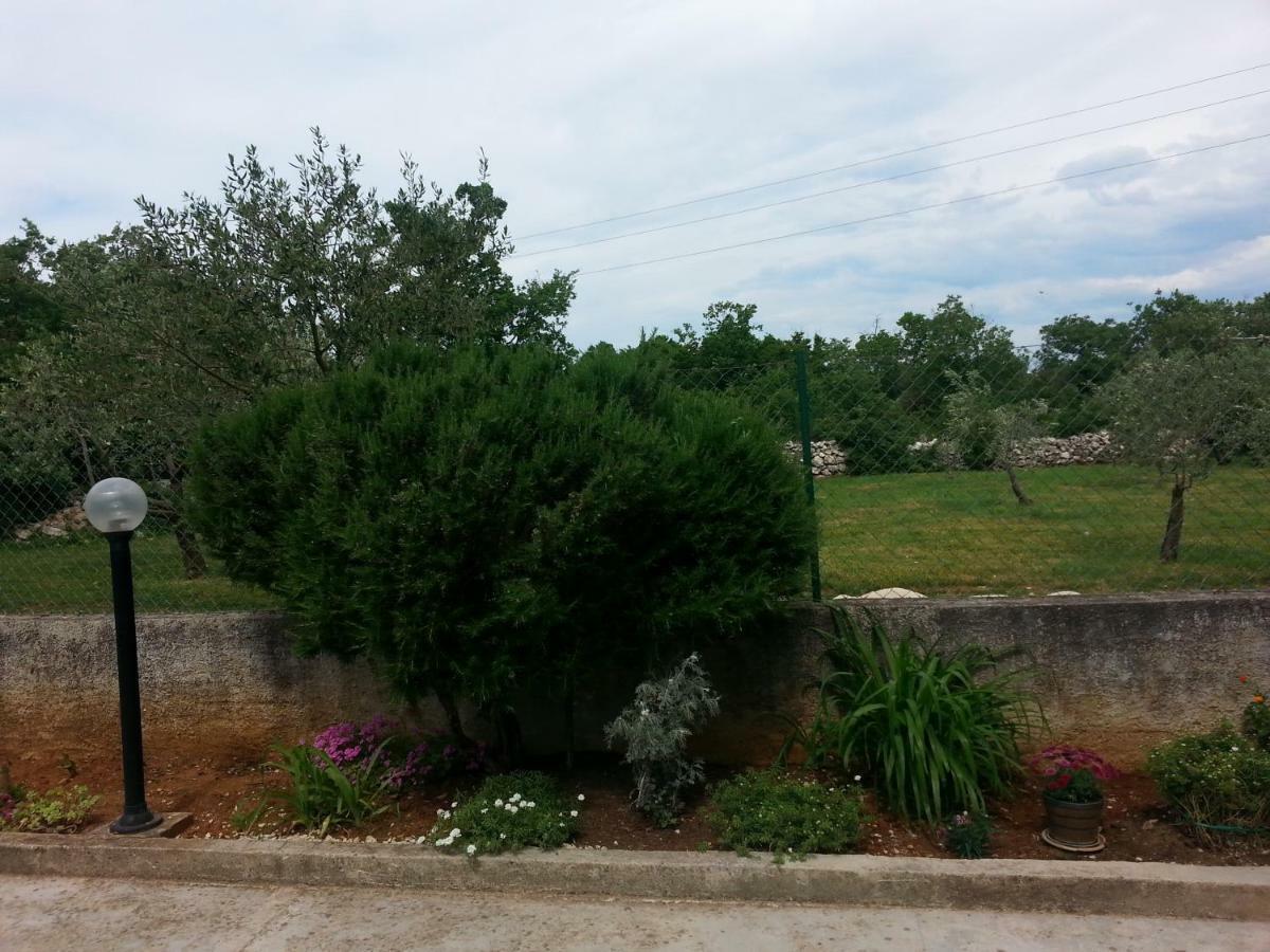 Holiday Home Hrast Debeljak Εξωτερικό φωτογραφία